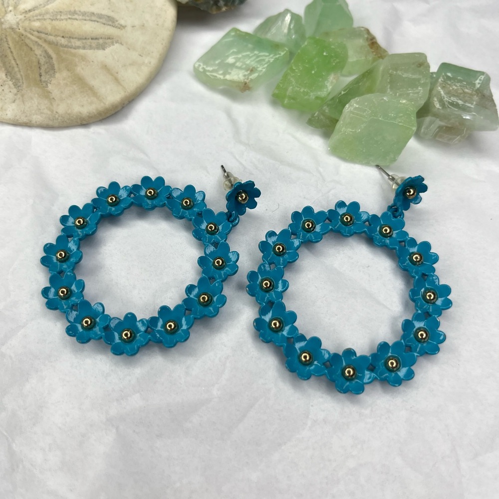 Blue Daisy Hoops 💫 - Picture 5 of 10